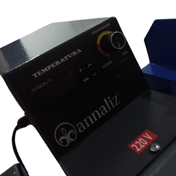 A Prensa Transfer Giro Annaliz é um tipo de equipamento usado no processo de impressão por transferência térmica.